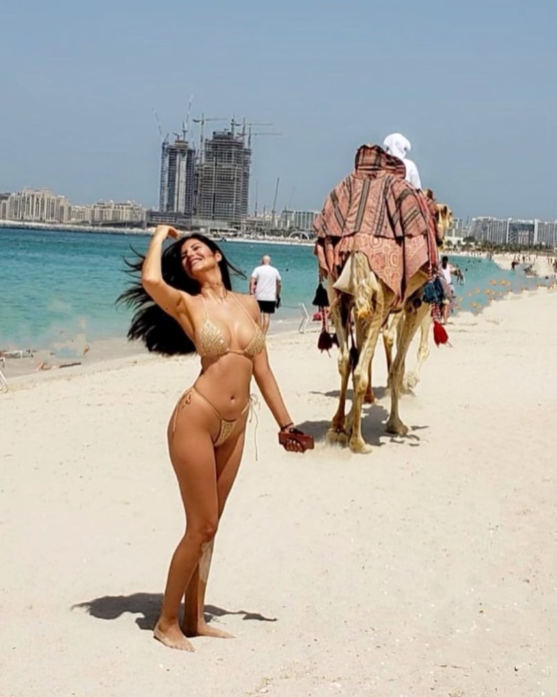 Naked photo shoot in Dubai