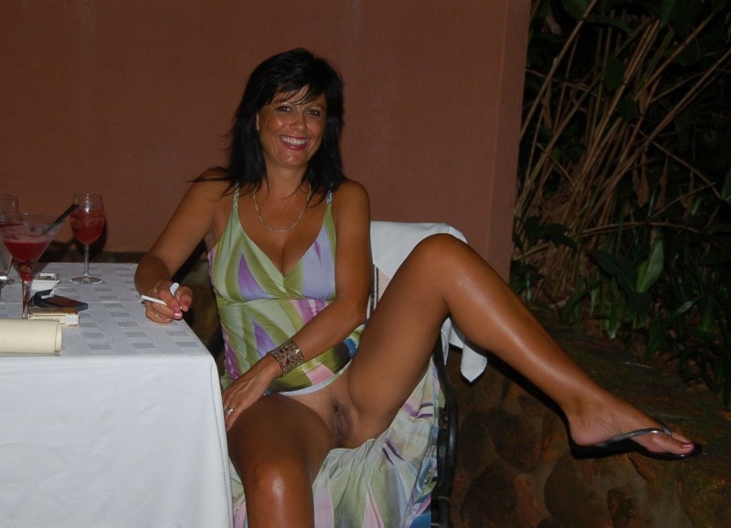 Wife without panties at the hotel