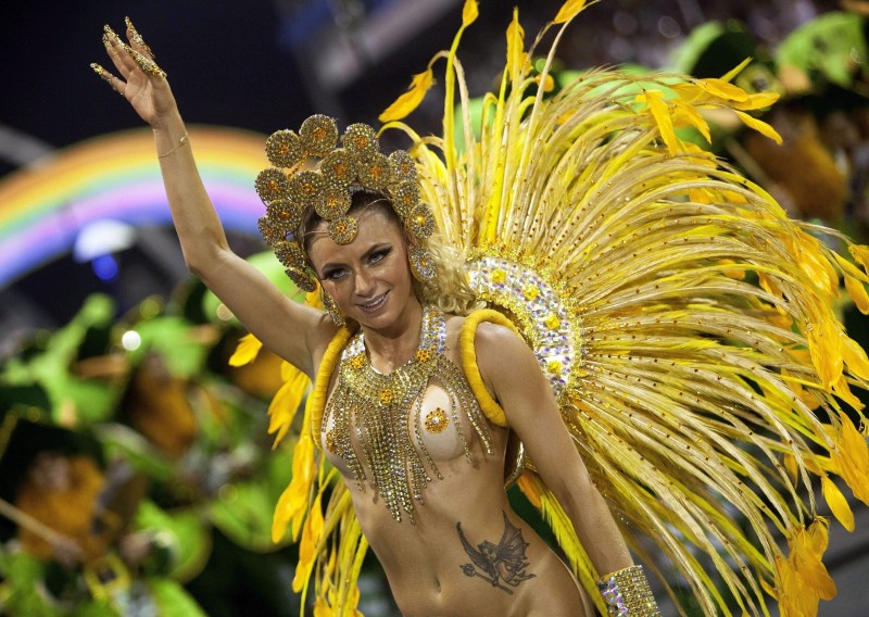 Brazilian dancers on the carnival