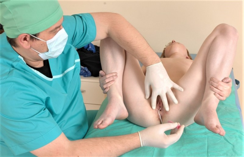 Gynecologist Tampon in anal
