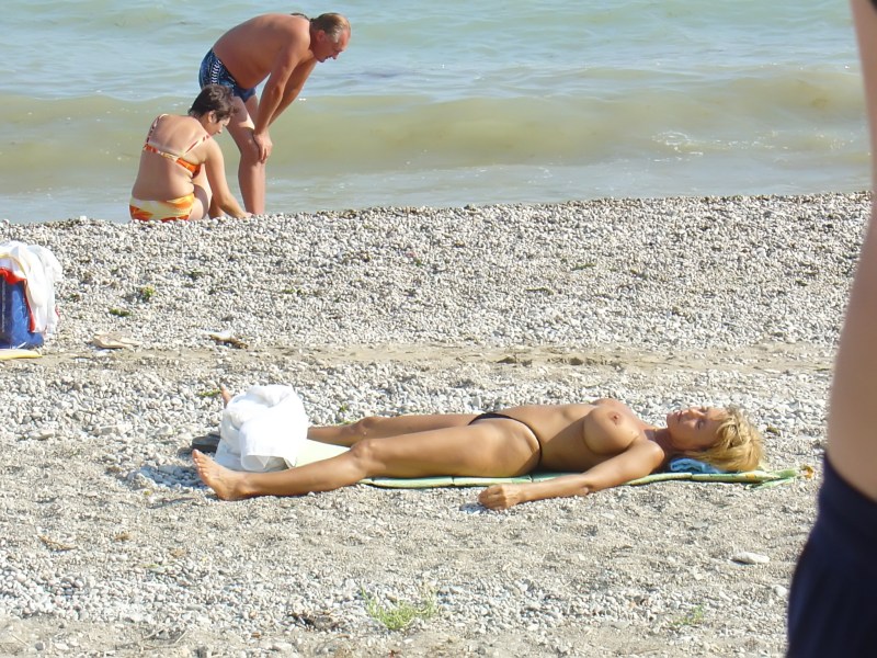 Peep on Crimean beaches