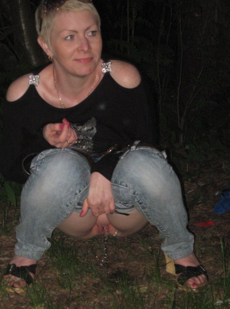 Drunken bum without panties