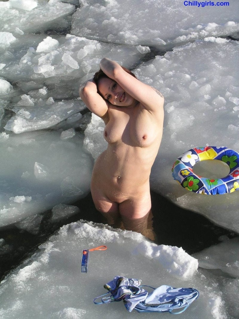 Naked girls bathed in an ice hole