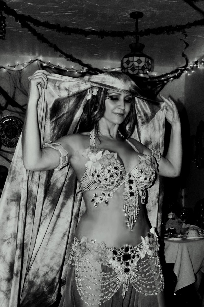 Toples belly dance