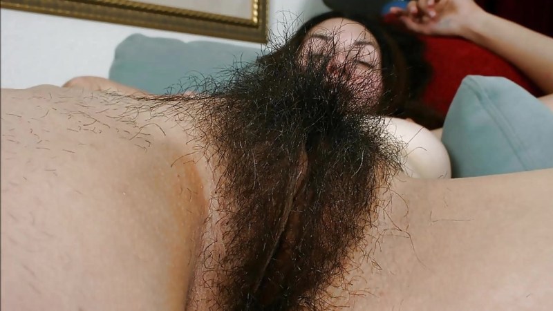 Shaggy hair in women between the legs