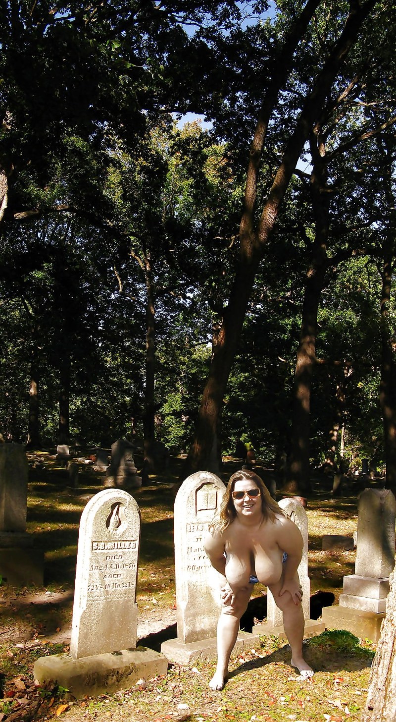 Erotic photo shoot in the cemetery