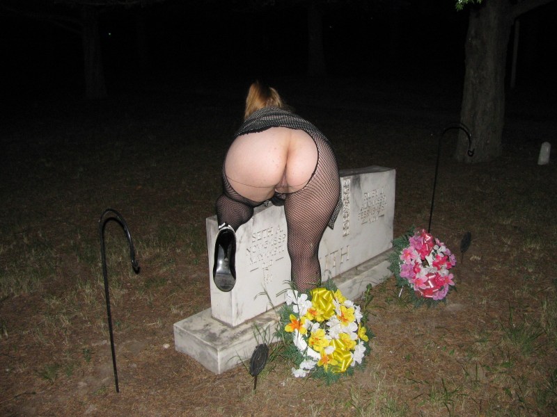 Fuck naked in the cemetery