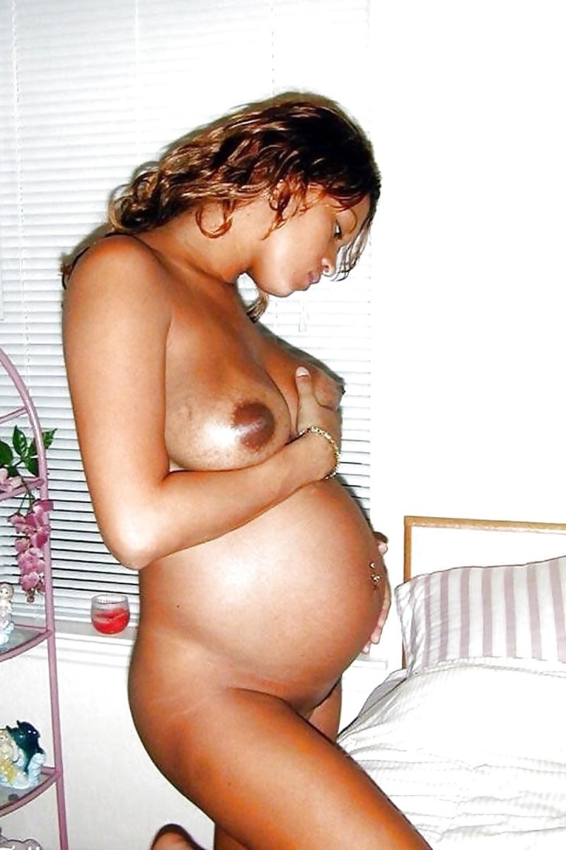 Naked pregnant mulatto