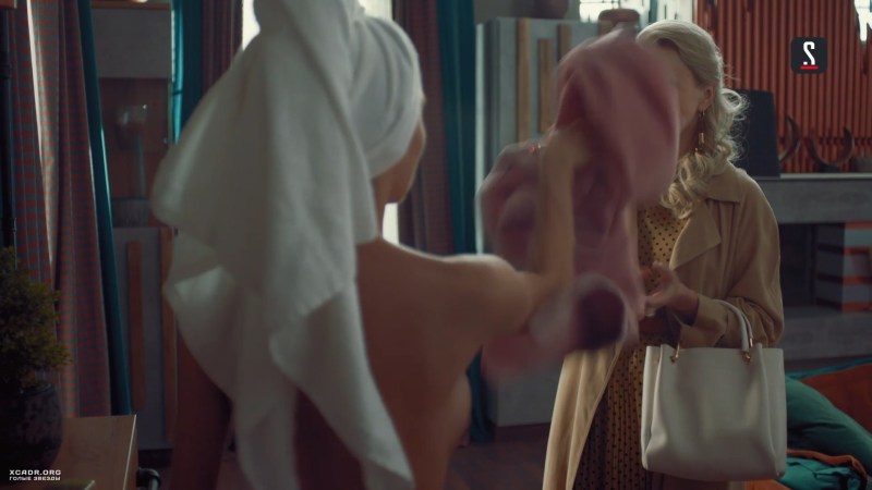 Naked Arina Postnikova from the film War of families is a stage