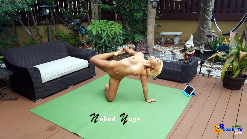 Jenny Skordamaglia naked yoga