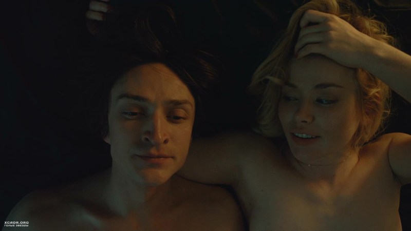 Zoya Berber Phantom Naked