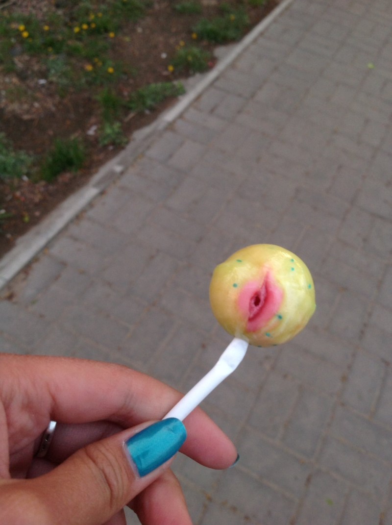 Lounzer in the form of a female