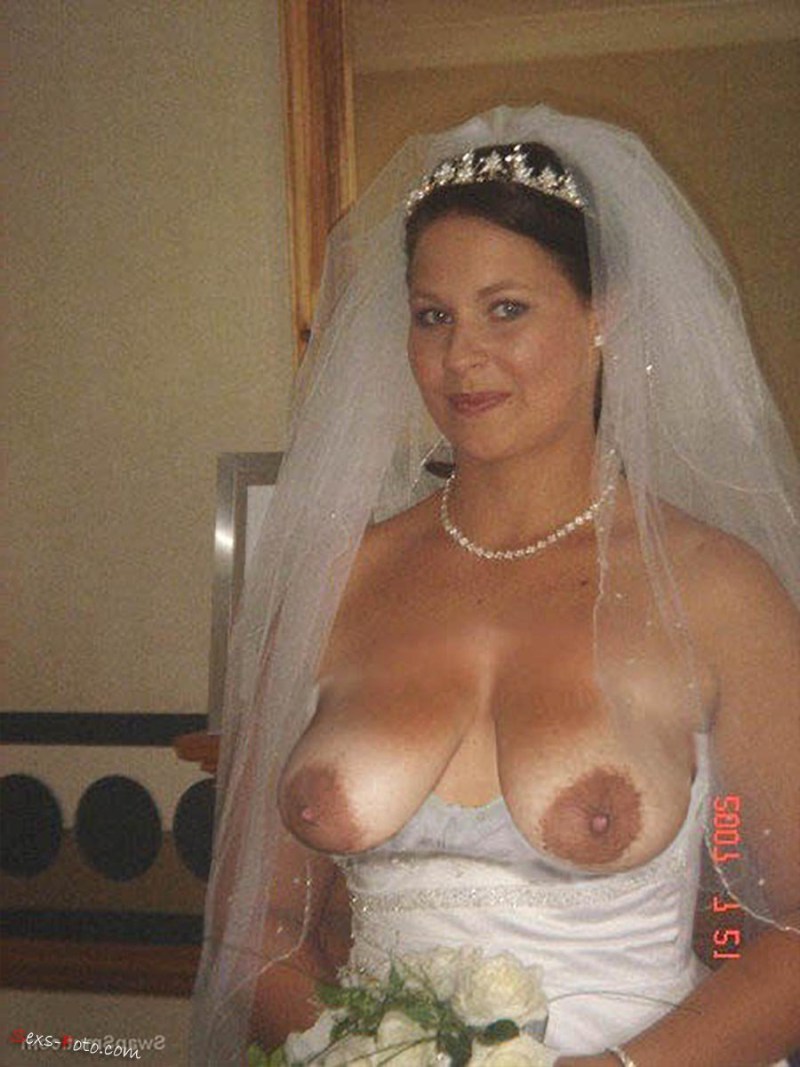 Bride with naked boobs at the wedding