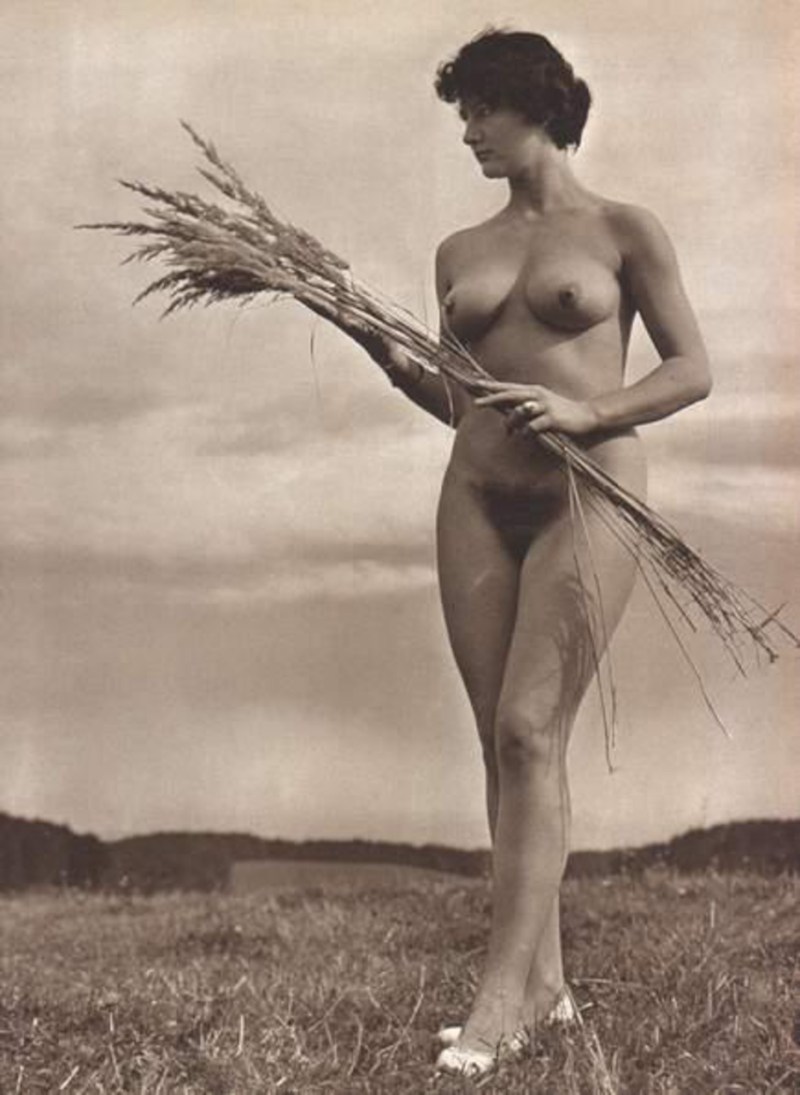 Vintage naked women