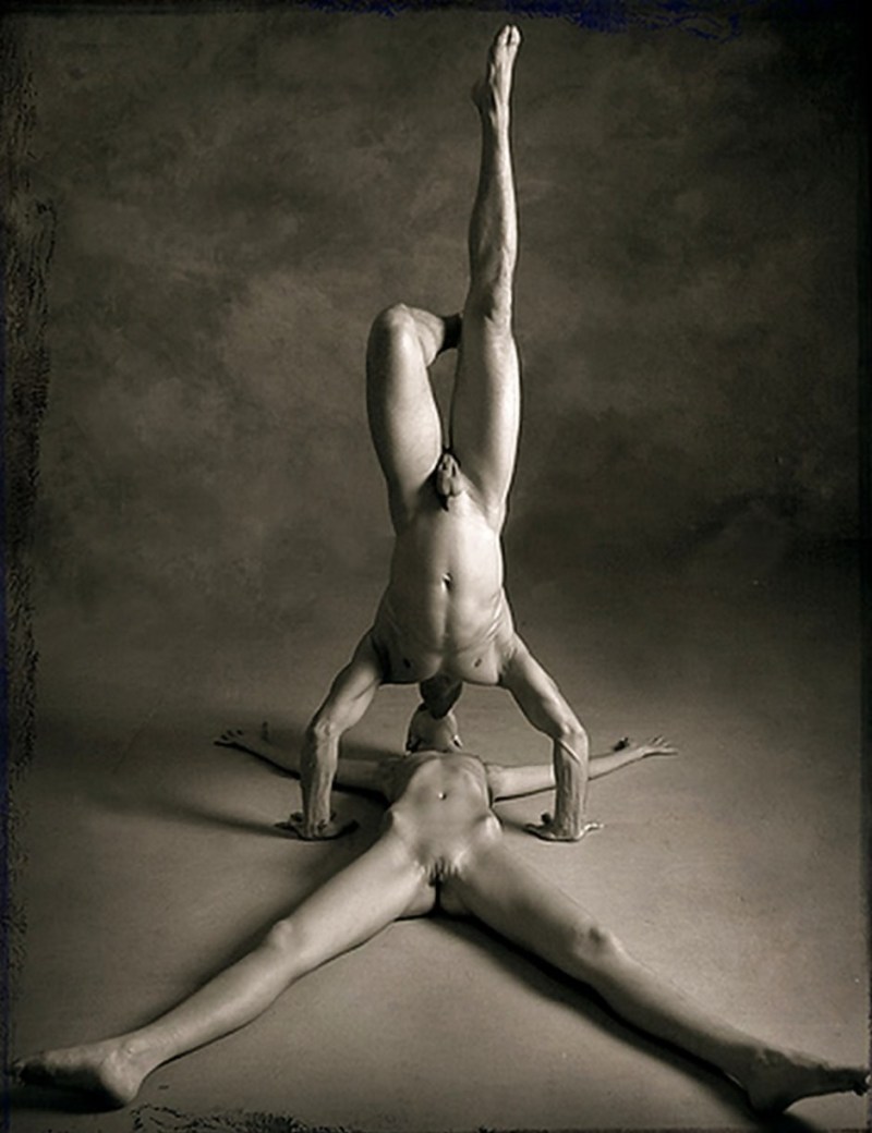 Nude acrobatics girls and men