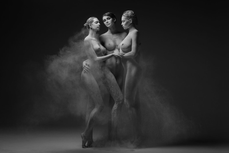 Photo artist in the style of nude