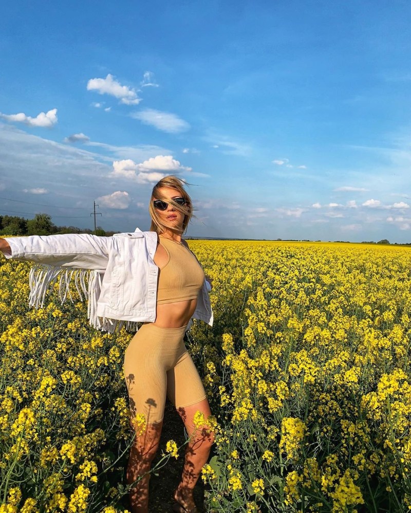 Naked Lesya Nikityuk Eagle and Tail