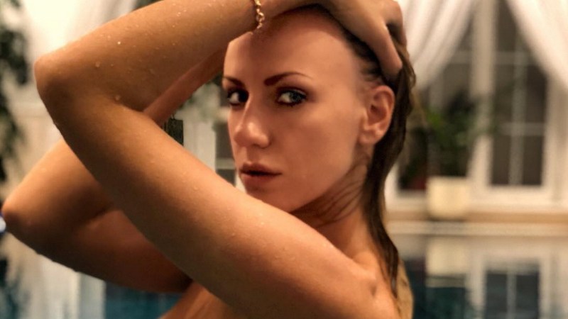 Eagle and Tails Leading Girls