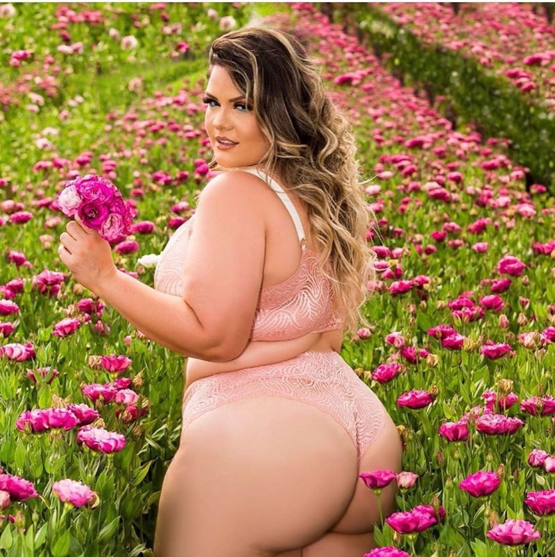 Amanda Santana plus saz