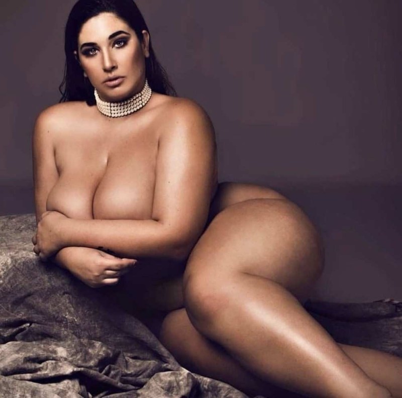 Natalia Lozano Plus-Size model