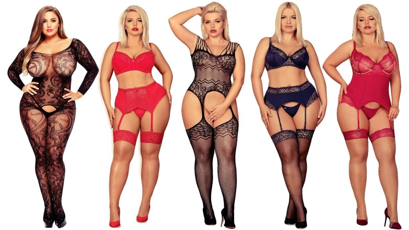 Models plus saz without panties