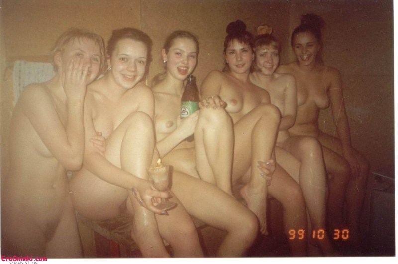 Girls in the bathhouse of Nude from the 90s