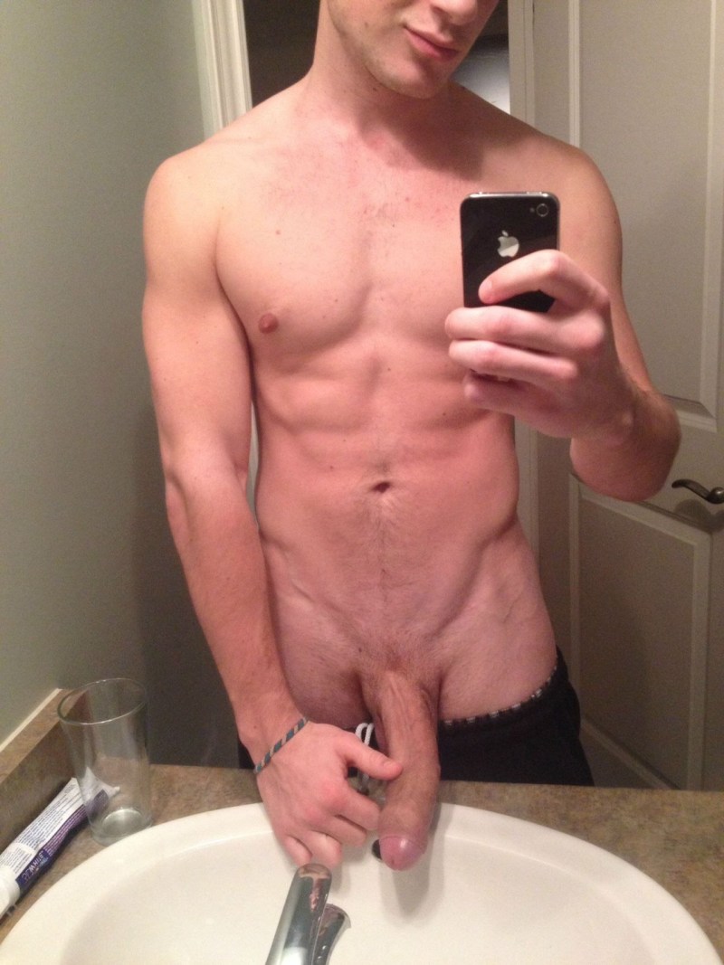 Young guy nude selfie