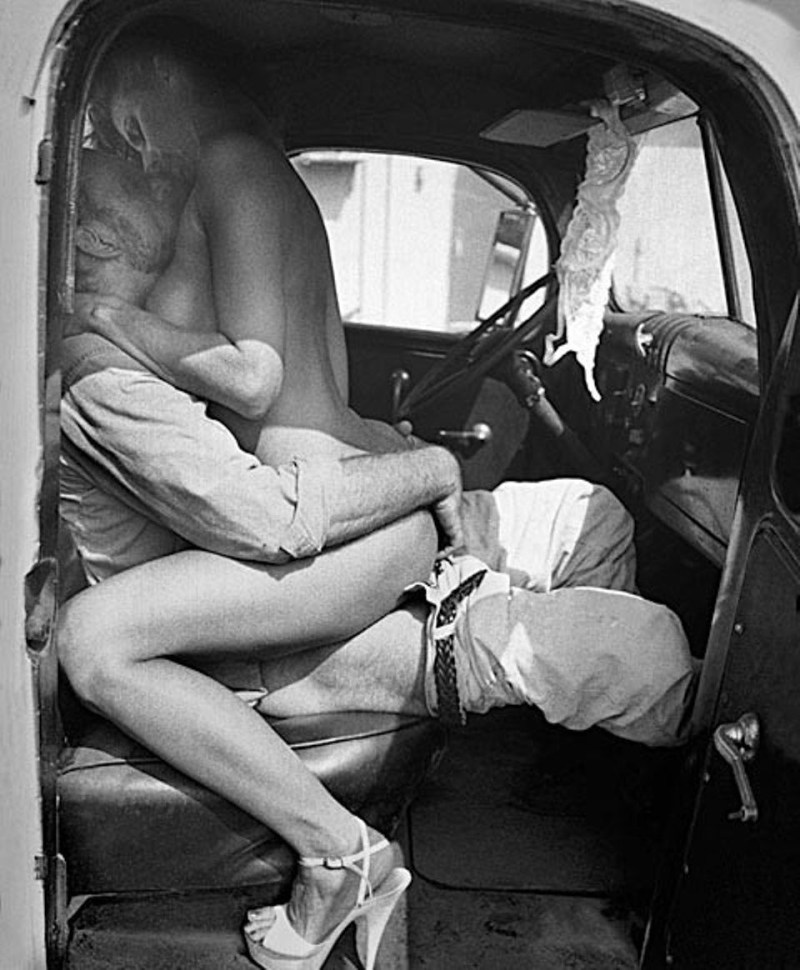 Erotic poses in the car