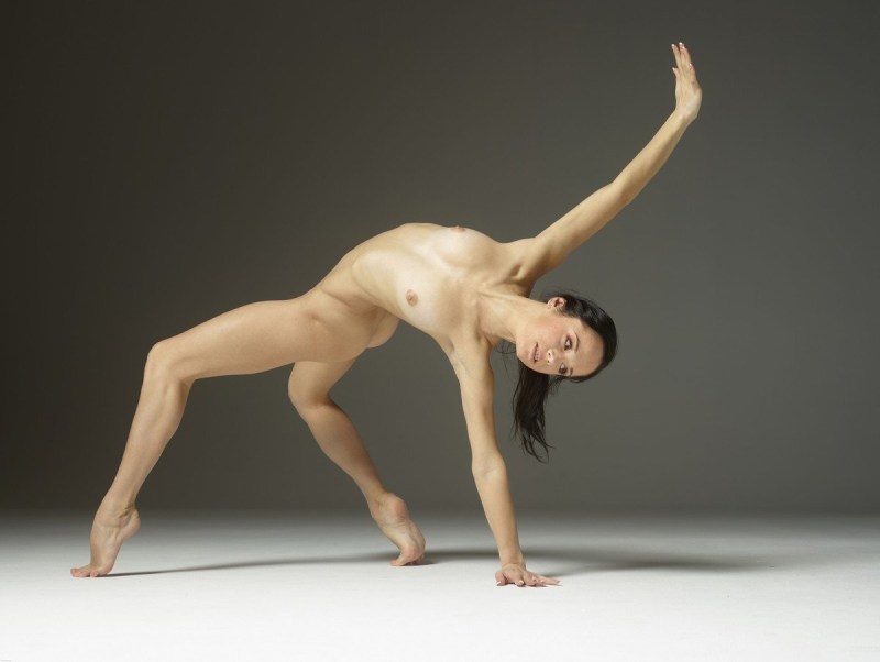 Nude Gymnast Magdalena