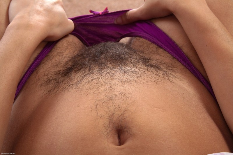 Hairy pussy under cowards