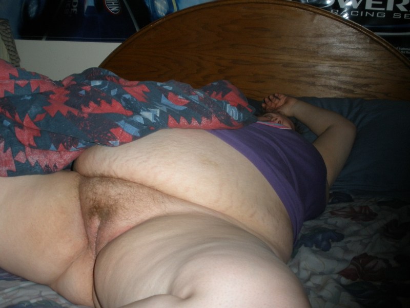Sleeping bbw in shorts
