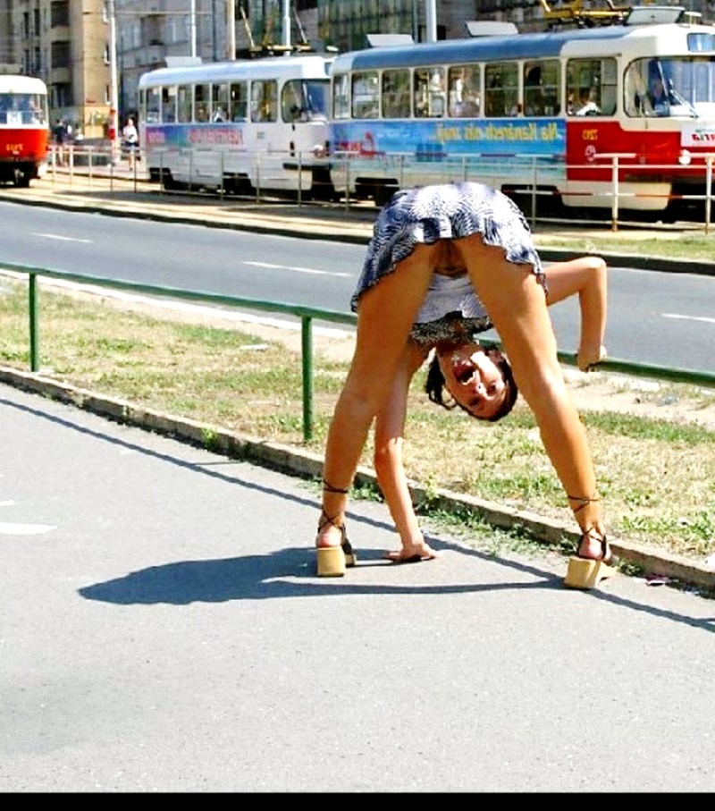 Put her legs on the street