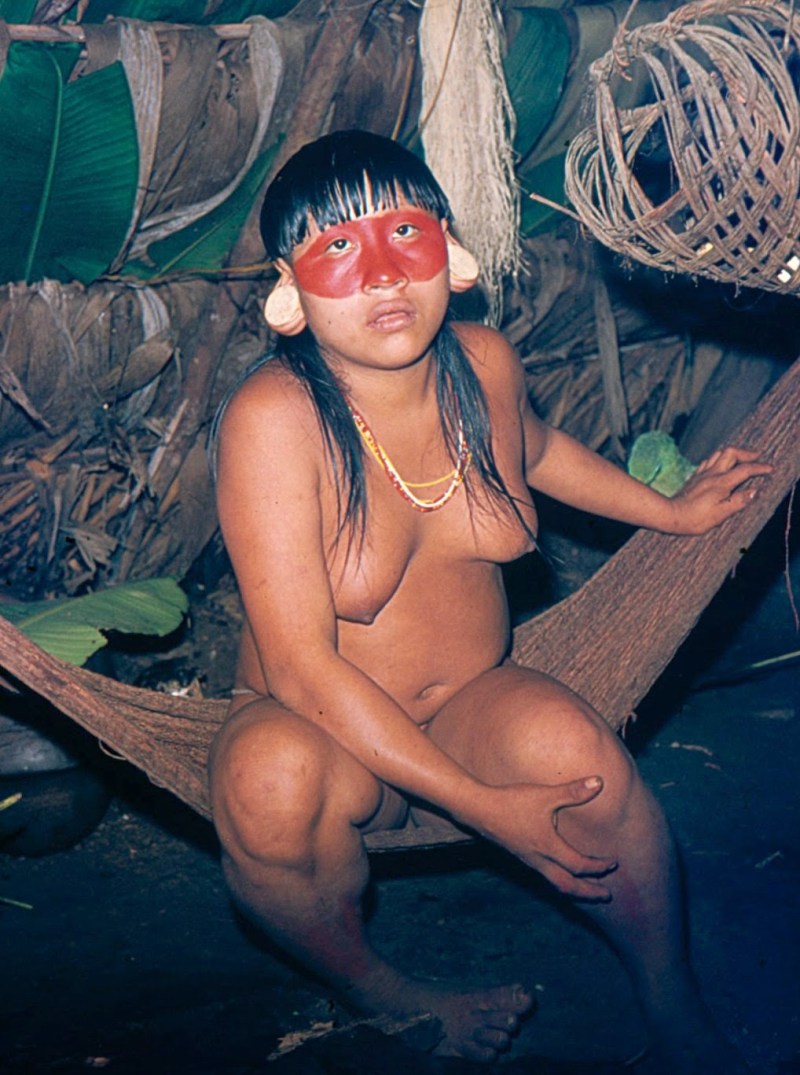 Little Naturism - Indians from the Xingu river (Brazil)