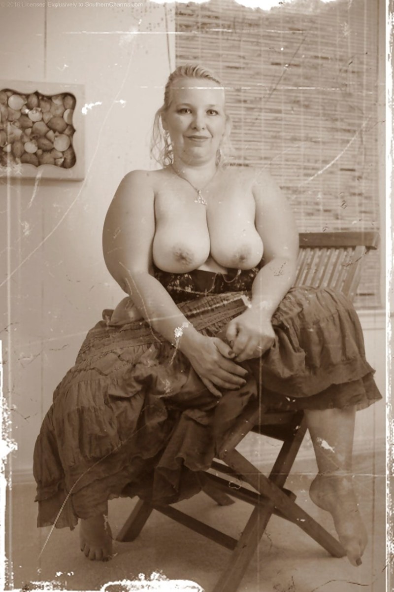 Retro thick naked women