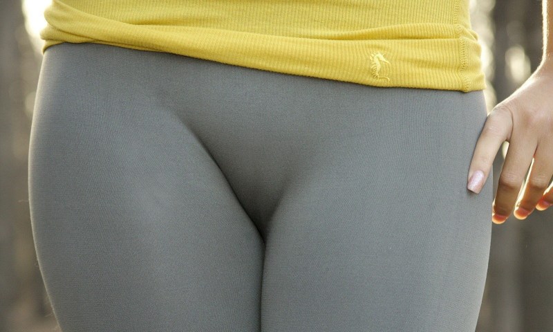 Girls in leggings without panties