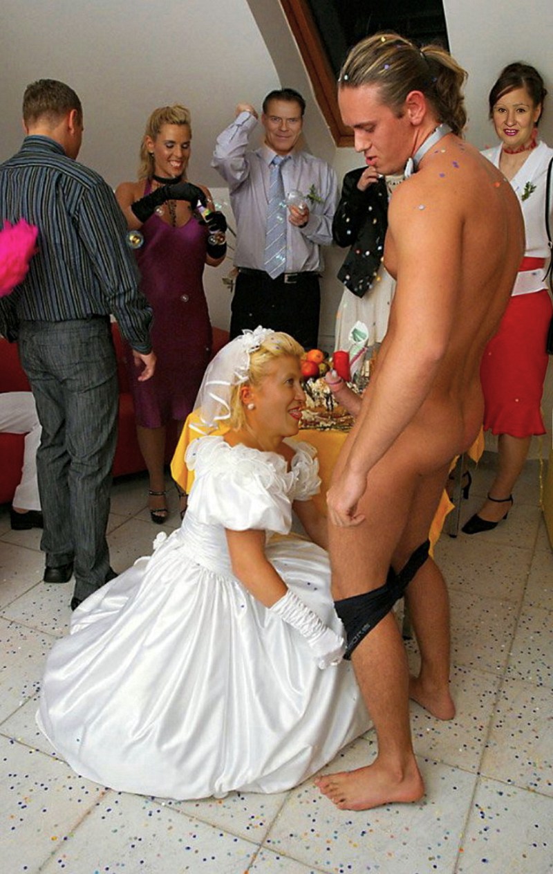 Unusual weddings are naked