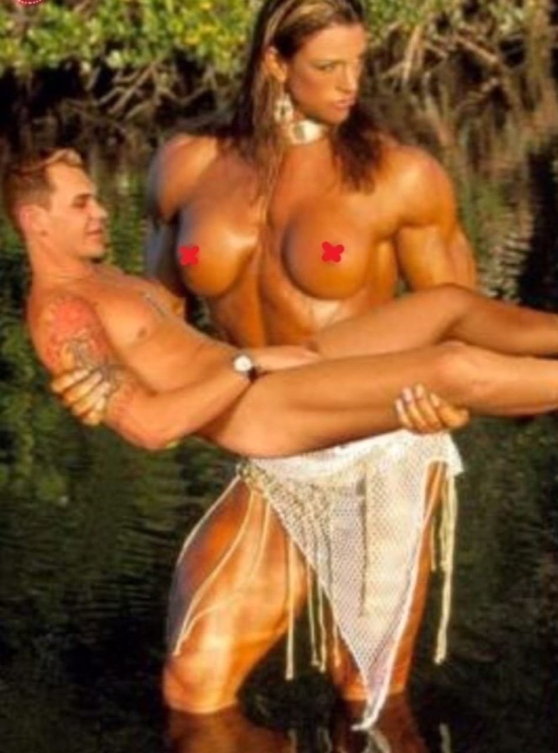 Bodybuilder Lindsay mulinazi nude