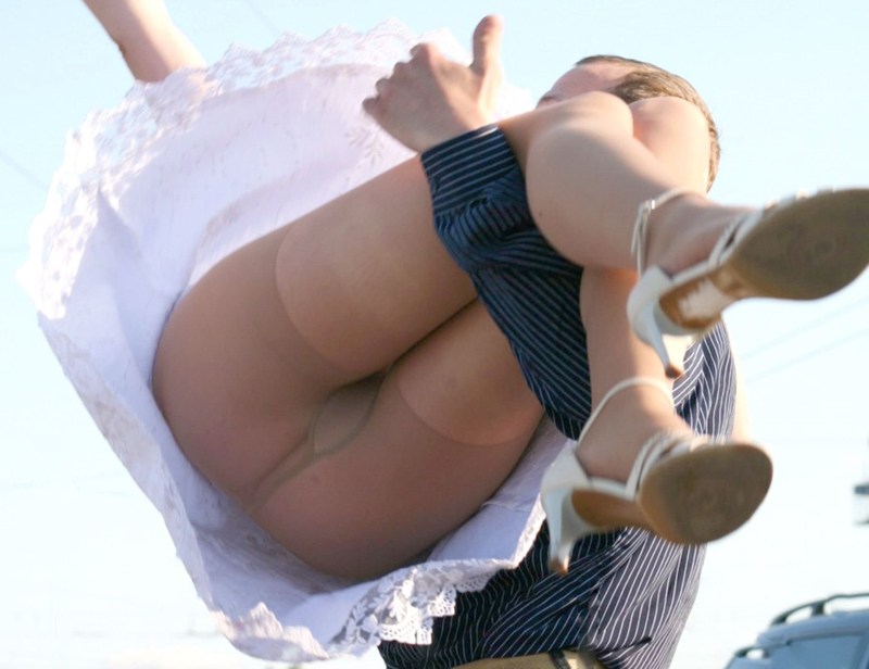 He looked without panties