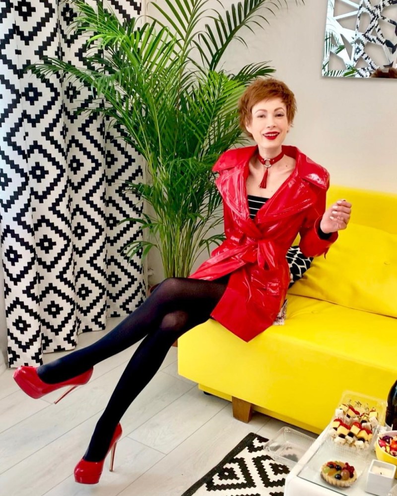 Elena-Cristina Swan Scammers in networks