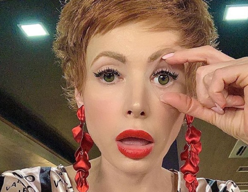 Elena-Cristina Swan Naked