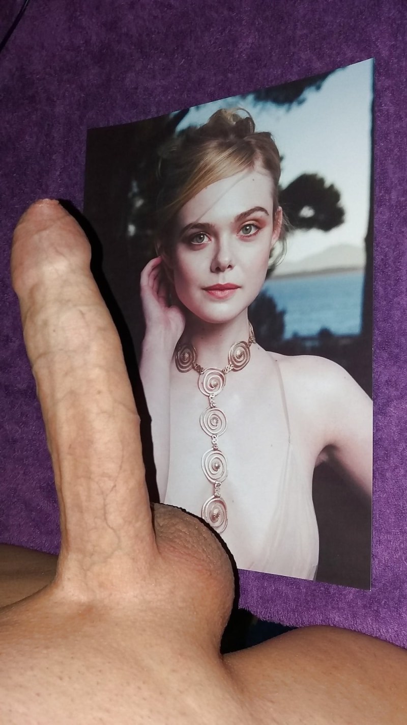 El Fanning Naked Great