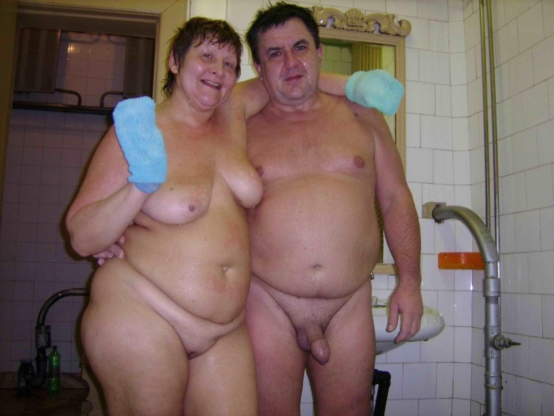 Naked thick women in the bathhouse