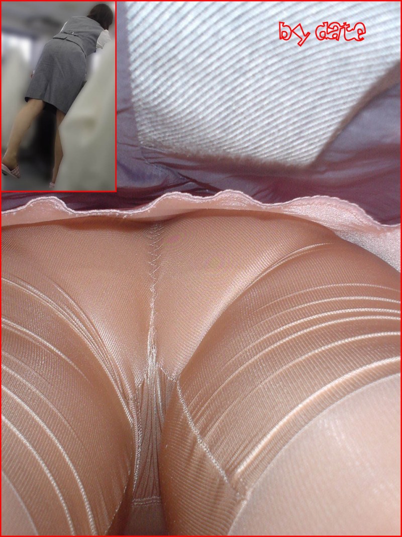 Women's pissing in pantalones and panties