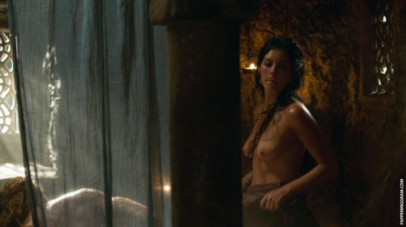 Anabel Sholei Medici bed scenes