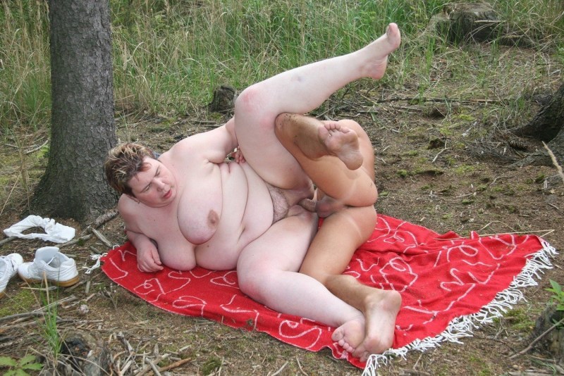 Naked bbw in nature