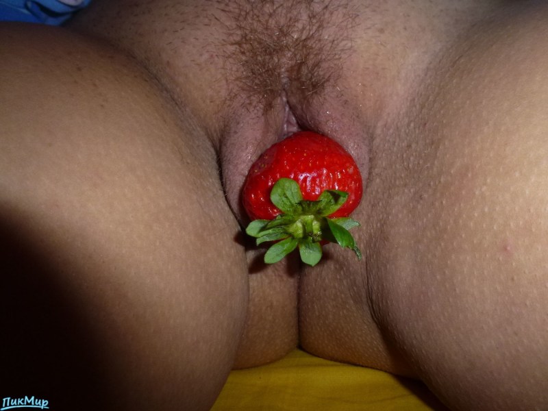 Baba berry again naked without panties