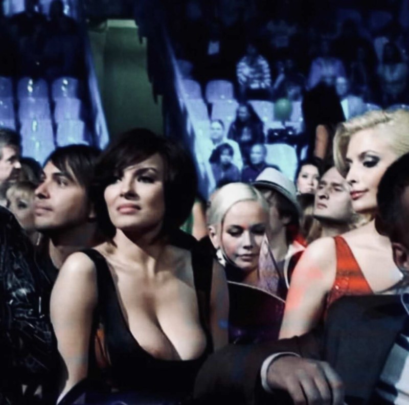 Nadezhda Meikher Decolte