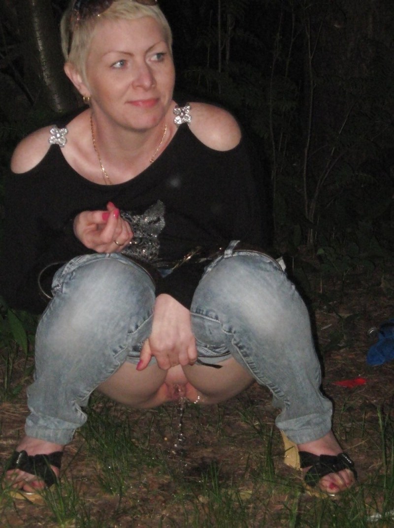 Drunken bum without panties