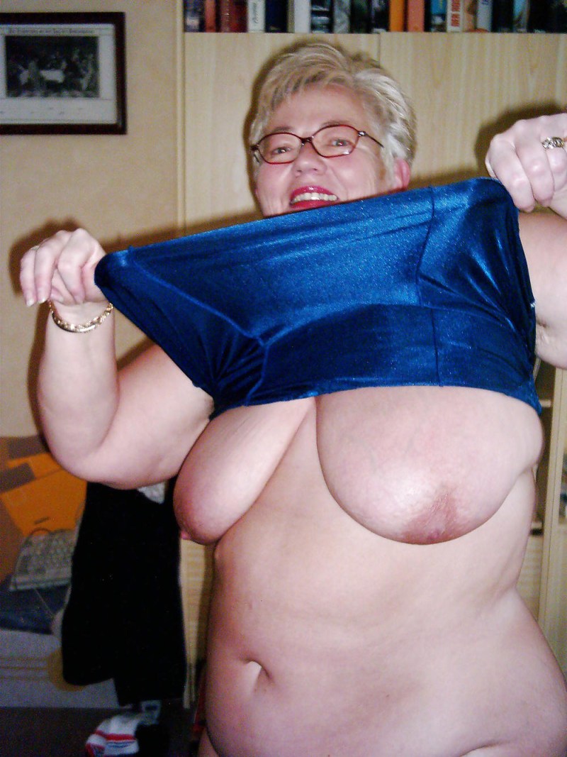 Tits of grannies in a bra