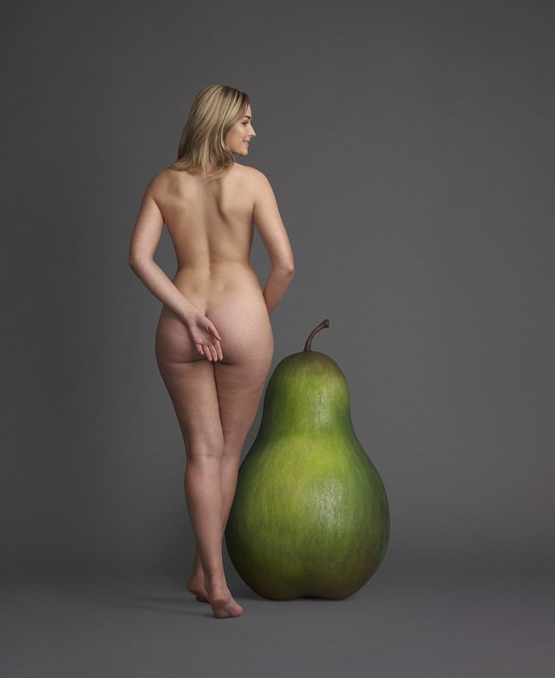 Naked women shapes pear